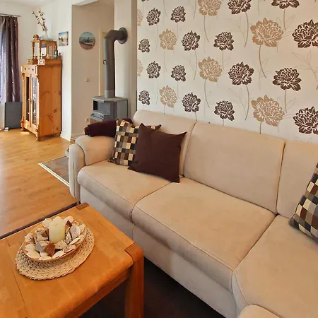Ferienhaus Moenkebude Holiday home