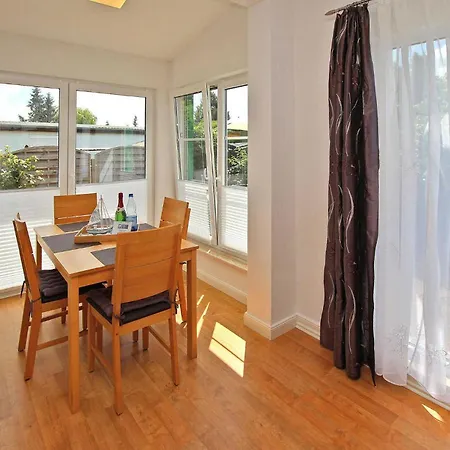 Ferienhaus Moenkebude Holiday home