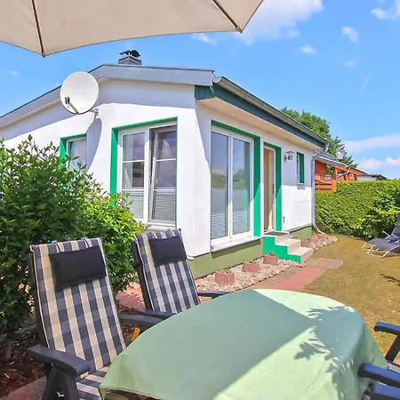 Ferienhaus Moenkebude *